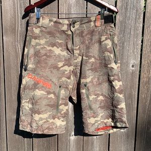 Dakine camo shorts